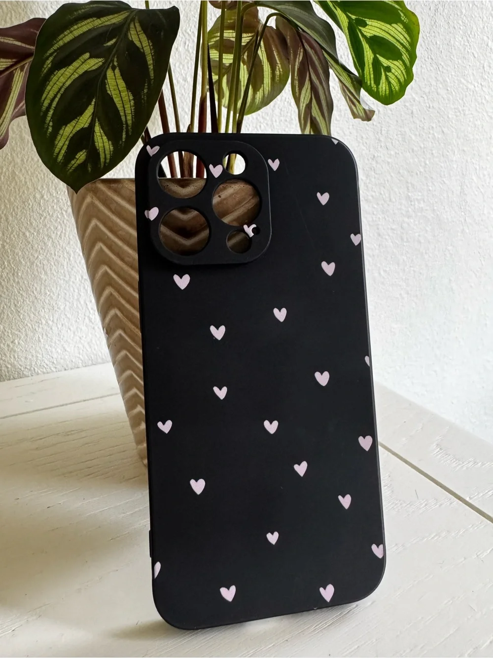 iPhone 15 Pro Max Black Phone Case with Pink Hearts